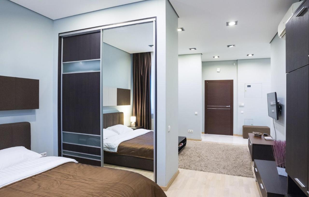 Navit Apartments With Breakfast, Near The Railway Station, The City Center And The Park Kyiv Exterior photo